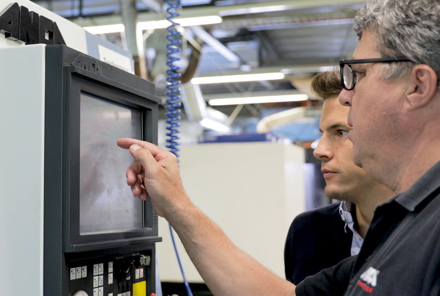EL FABRICANTE DE HERRAMIENTAS DE CORTE F.O. SELECT COMPITE CON ÉXITO EN SUIZA, GRACIAS A SU INVERSIÓN EN LA TECNOLOGÍA ANCA PARA LOGRAR UNA `` FABRICACIÓN A LUCES APAGADAS ''